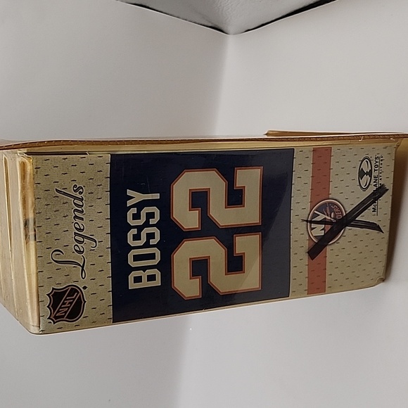 McFarlane Sports NHL Legand Series 2 Mike Bossy NWT - Picture 7 of 10